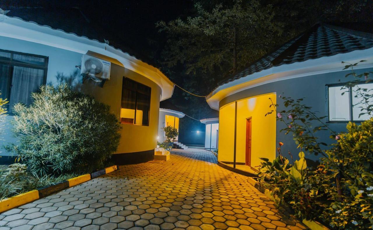 Panama Garden Resort Moshi Exteriör bild